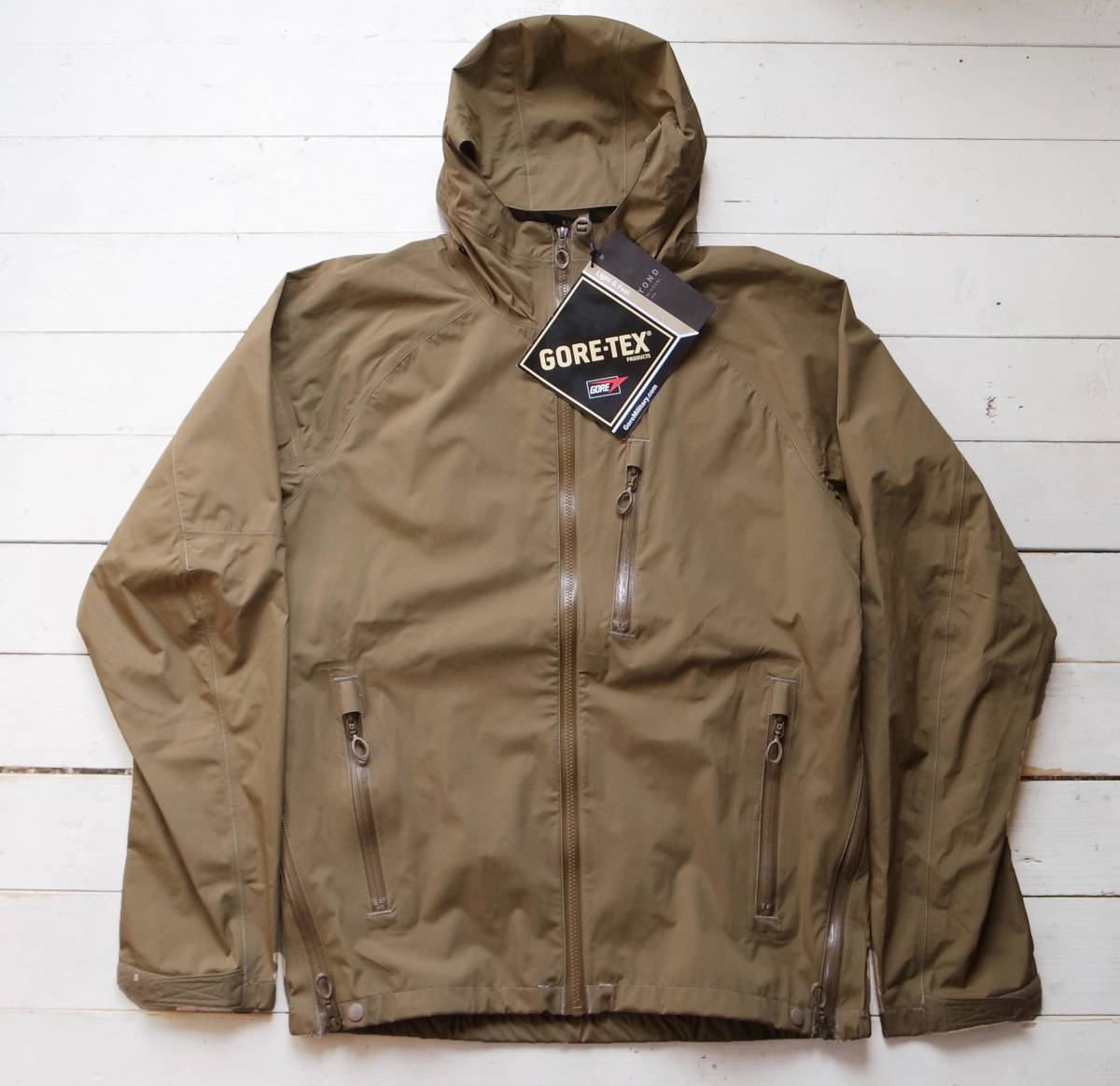 数量限定，限定SALE 新品 BEYOND CLOTHING ビヨンド A6 Rain Jacket GORE-TEX ジャケット M コヨーテ USA製　マウンテンパーカー
