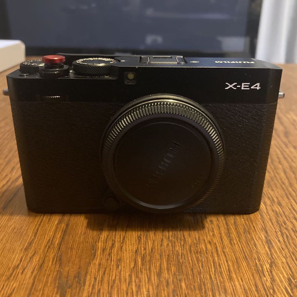 x-e4ブラックボディused 22年6月購入 純正サムレストおまけ付属
