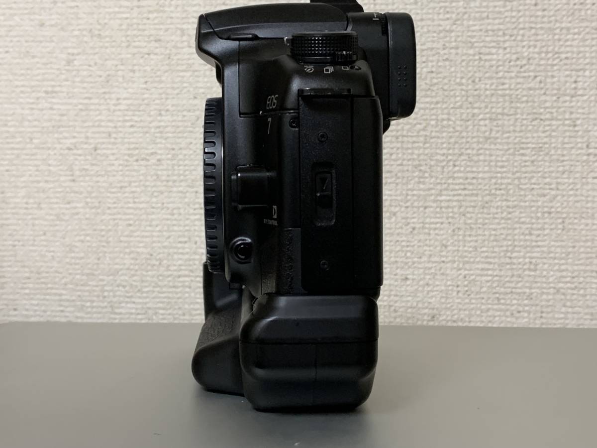 フィルムカメラ Canon EOS7 + BATTERY PACK BP-300 美品 動作品です