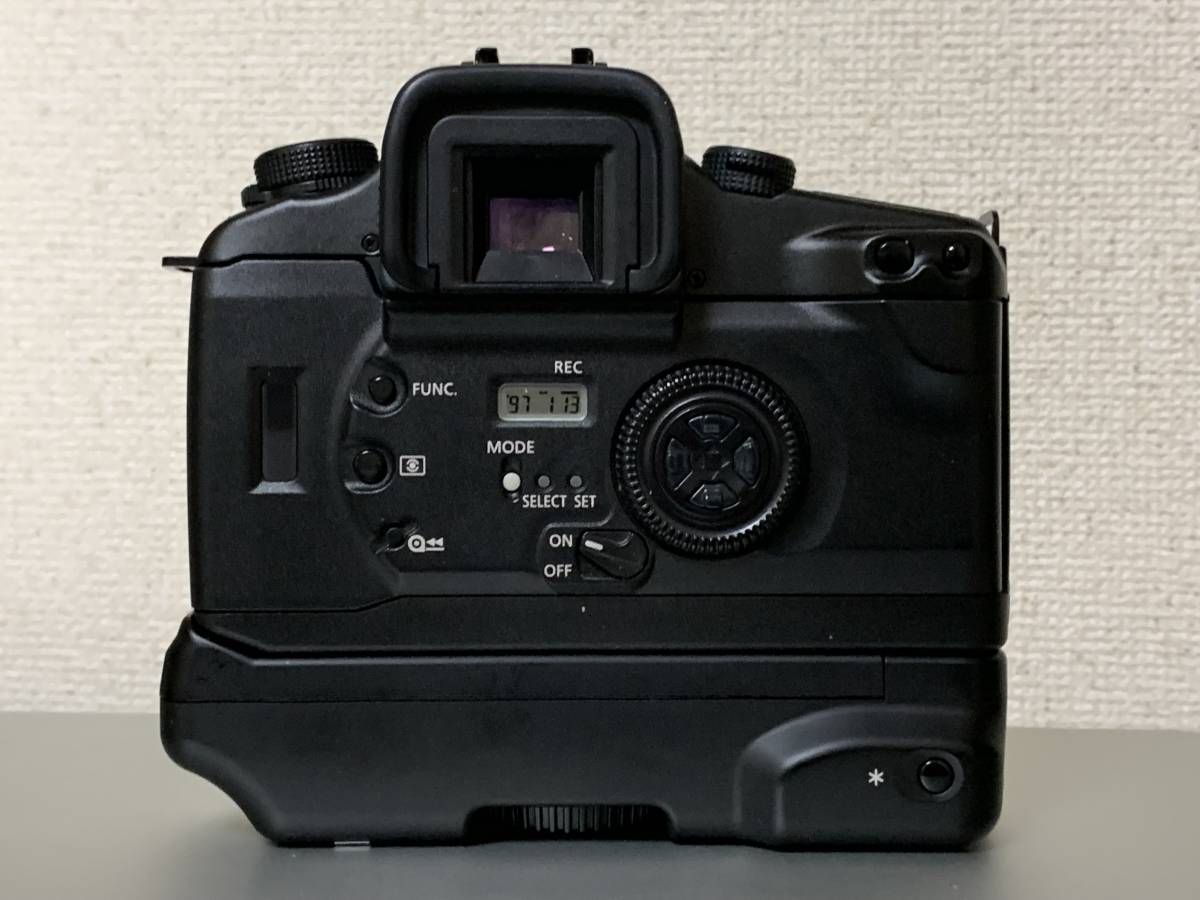 フィルムカメラ Canon EOS7 + BATTERY PACK BP-300 美品 動作品です