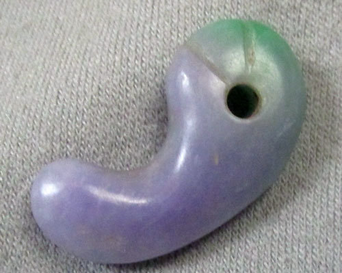 古墳期 紫色と淡い翠色に濃い翠色の珍しい色合いの 上質翡翠製 3色  