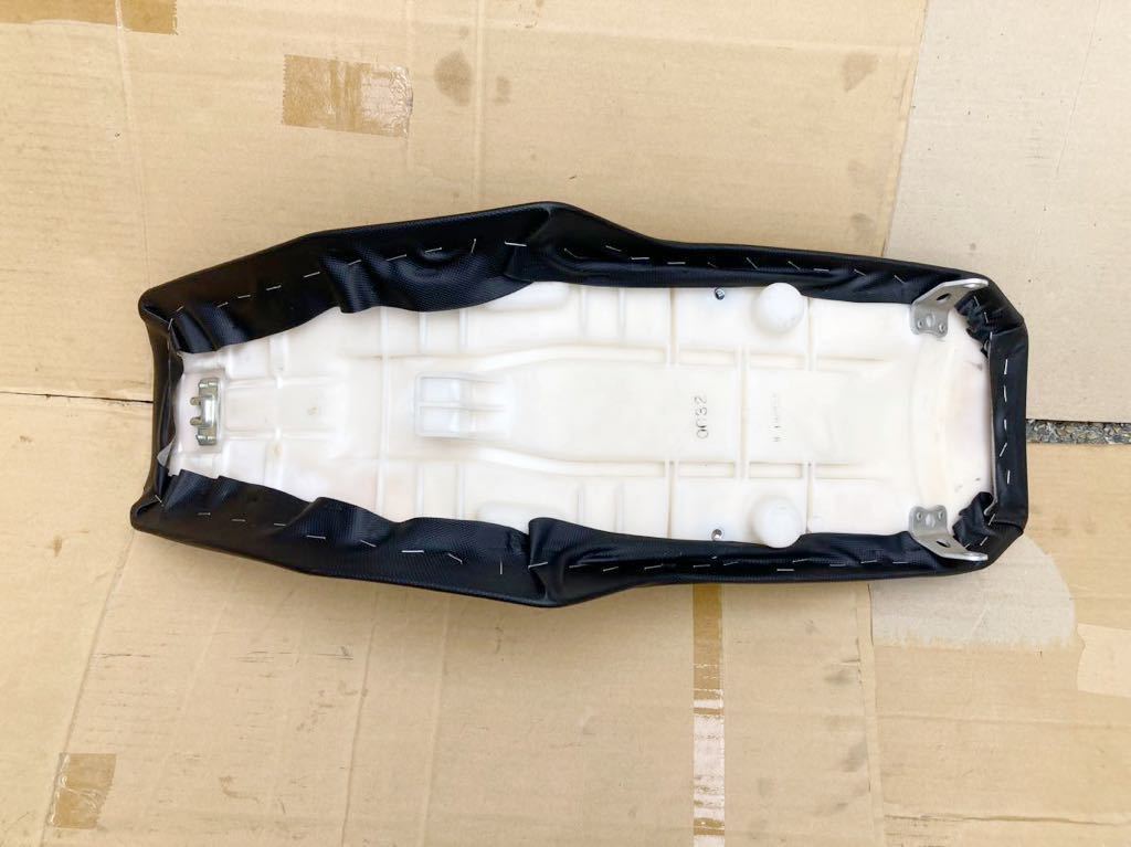 Dトラッカー 純正シート あんこ抜き Dトラッカー250純正シートアンコ