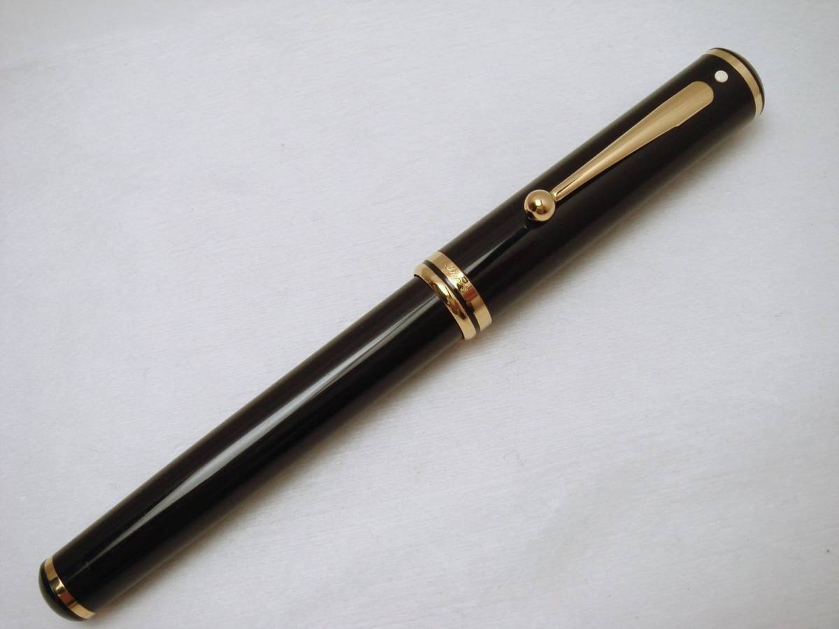 SHEAFFER コノソアール 18金ペン先 黒軸 きれいです