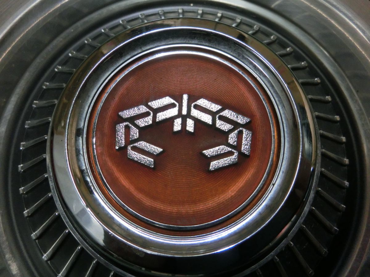 T【1ま-44】【100サイズ】☆旧車 ローレル ホイールキャップ4個セット 