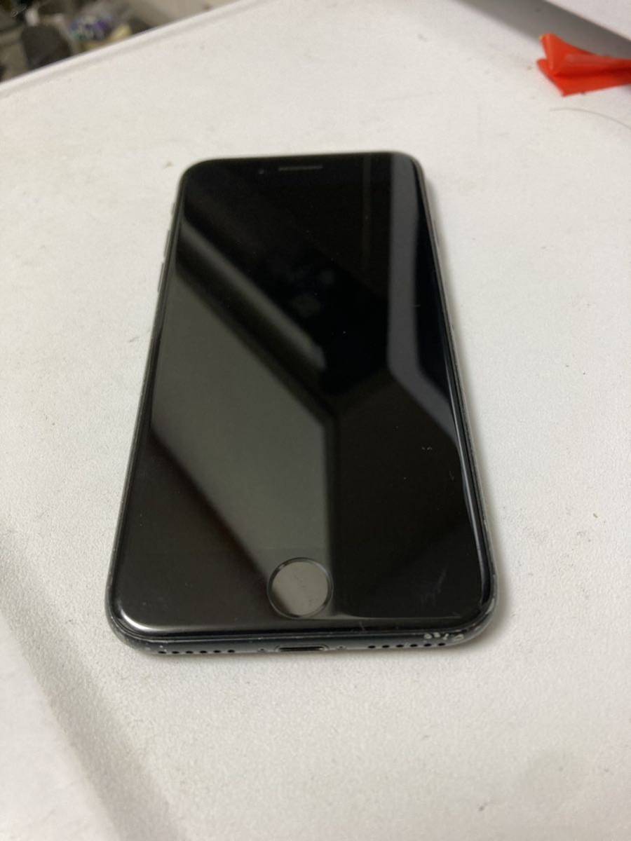 iPhone7 黒 128GB ネットワーク利用制限○ SIMロックありau