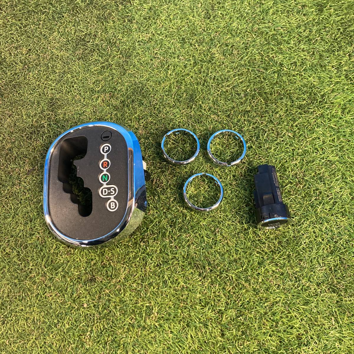 [P778A53B] @ トヨタ スペイド(NSP140系) 純正 室内メッキパネルセット