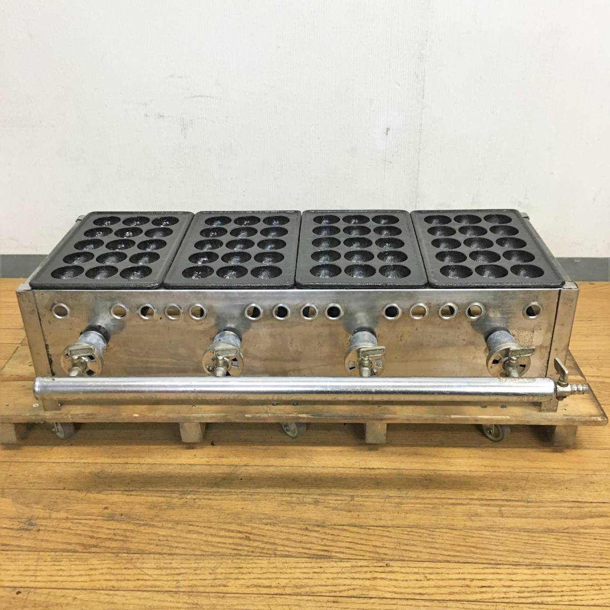 ①良品 IKK 業務用 たこ焼き器 154S プロパン 15穴×4連 鉄鋳物