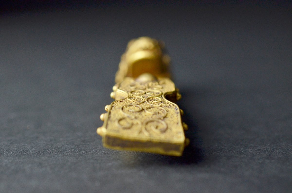 蒐集家委託品】鍍金金粒龍紋帯鈎 ☆中国古美術古美術古玩骨董23OD05