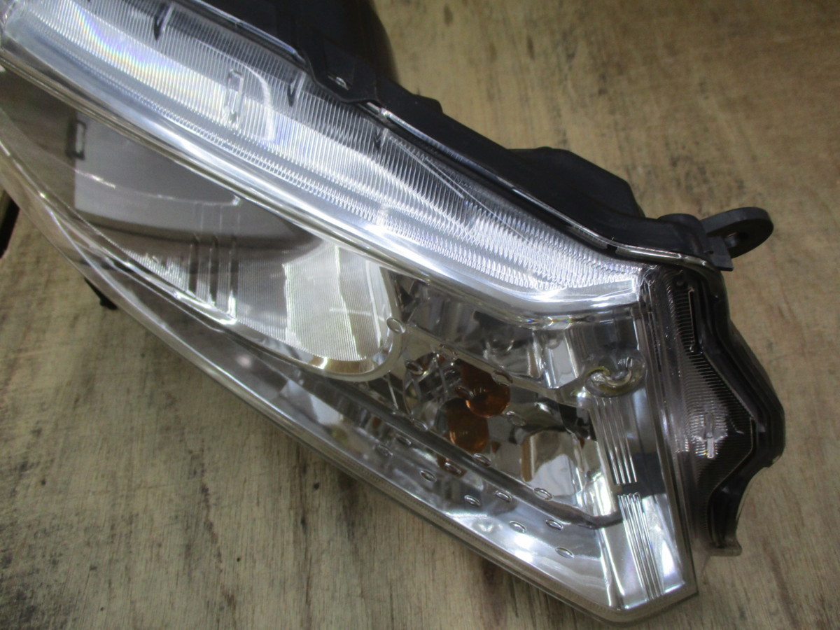 フリード ハイブリッド ヘッドライト HID バラスト付 100-62054 フリード ハイブリッド H/V GP3 純正 右 ヘッドライト HID KOITO 100