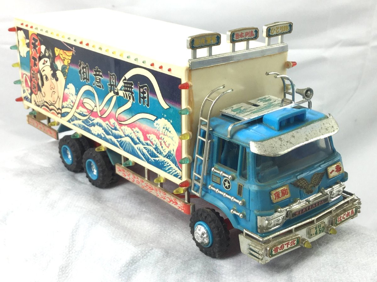 ②トラック模型 緑色 装飾付き デコトラ プラモデル （プラモデル制作 