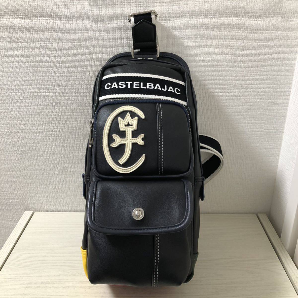 【新品同様】CASTELBAJAC　カステルバジャック　ドミネ　ボディバッグ　ブラック　黒　ワンショルダーバッグ　024911 24911 ウエストバッグ