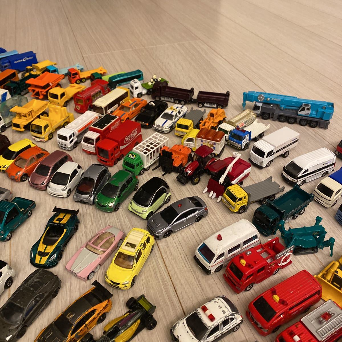 4 トミカ TOMICA 大量 まとめ売り まとめて約150台 セット廃盤廃番レア 