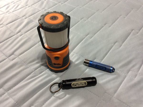 7日間連続点灯可能 ランタンほか3点///非常時災害避難遭難援助作業寝室屋外手元倉庫サバイバル釣りフィッシングソロキャンプLEDランタン