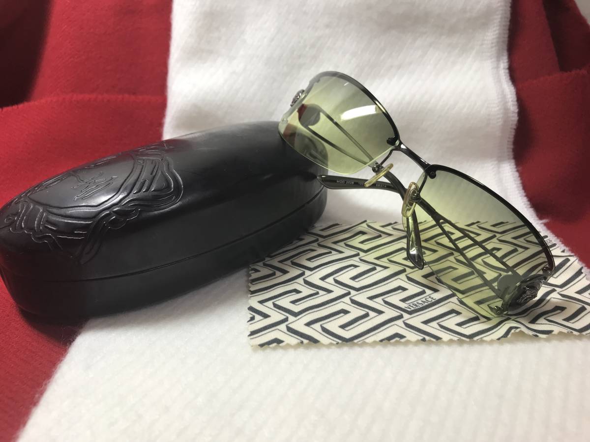 最後1本☆極美品☆hydeモデル☆VERSACE ヴェルサーチ MOD2028