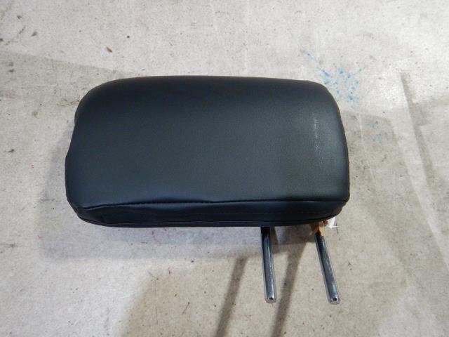 ヴェルファイア DBA-ANH20W ヘッドレスト 3列目　中央　Y329584