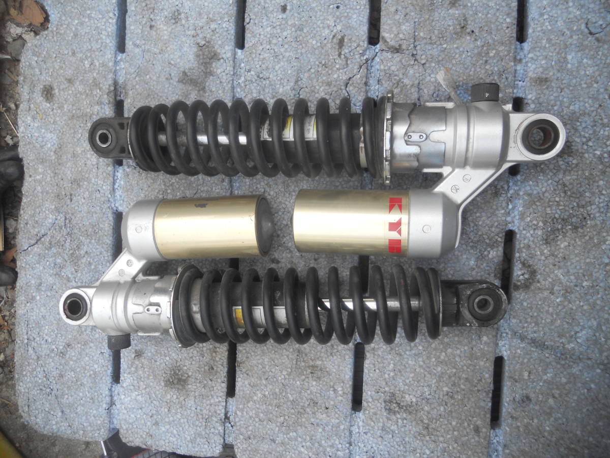 ZRX1100.ZRX1200 純正リアサスペンション リアショック KYB オイル滲み