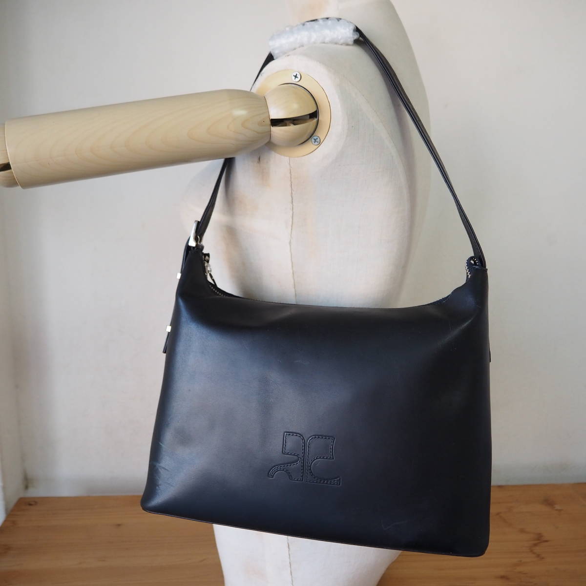 *Courreges/クレージュ*オイルレザー*ショルダーバッグ*黒*