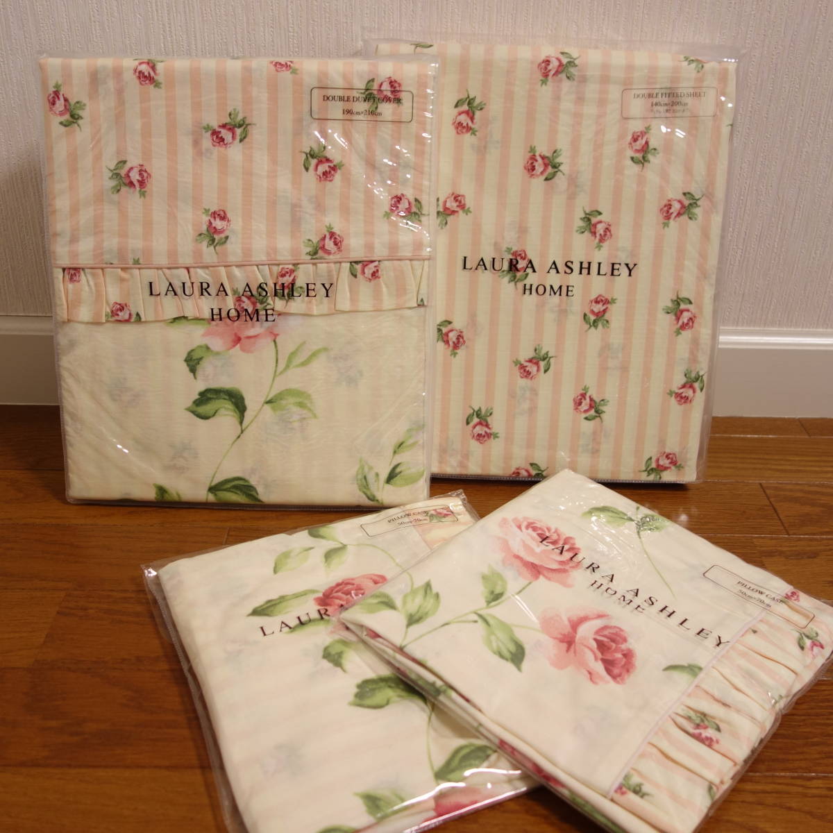 ☆★LAURA ASHLEY HOME ベッドカバーセット デュペカバー・フィティッドシーツ・ピロケース×2 ヘーゼルウッド柄★ ダブル 新品未開封☆