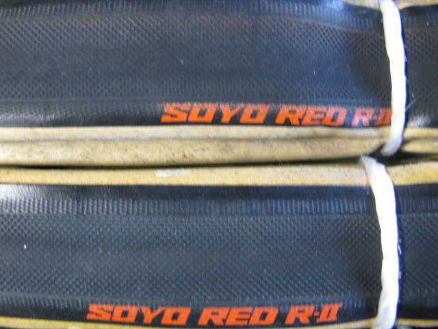 SOYO シームレスタイヤ レッド 品 2本 Amazon.co.jp: SOYO RED R-II