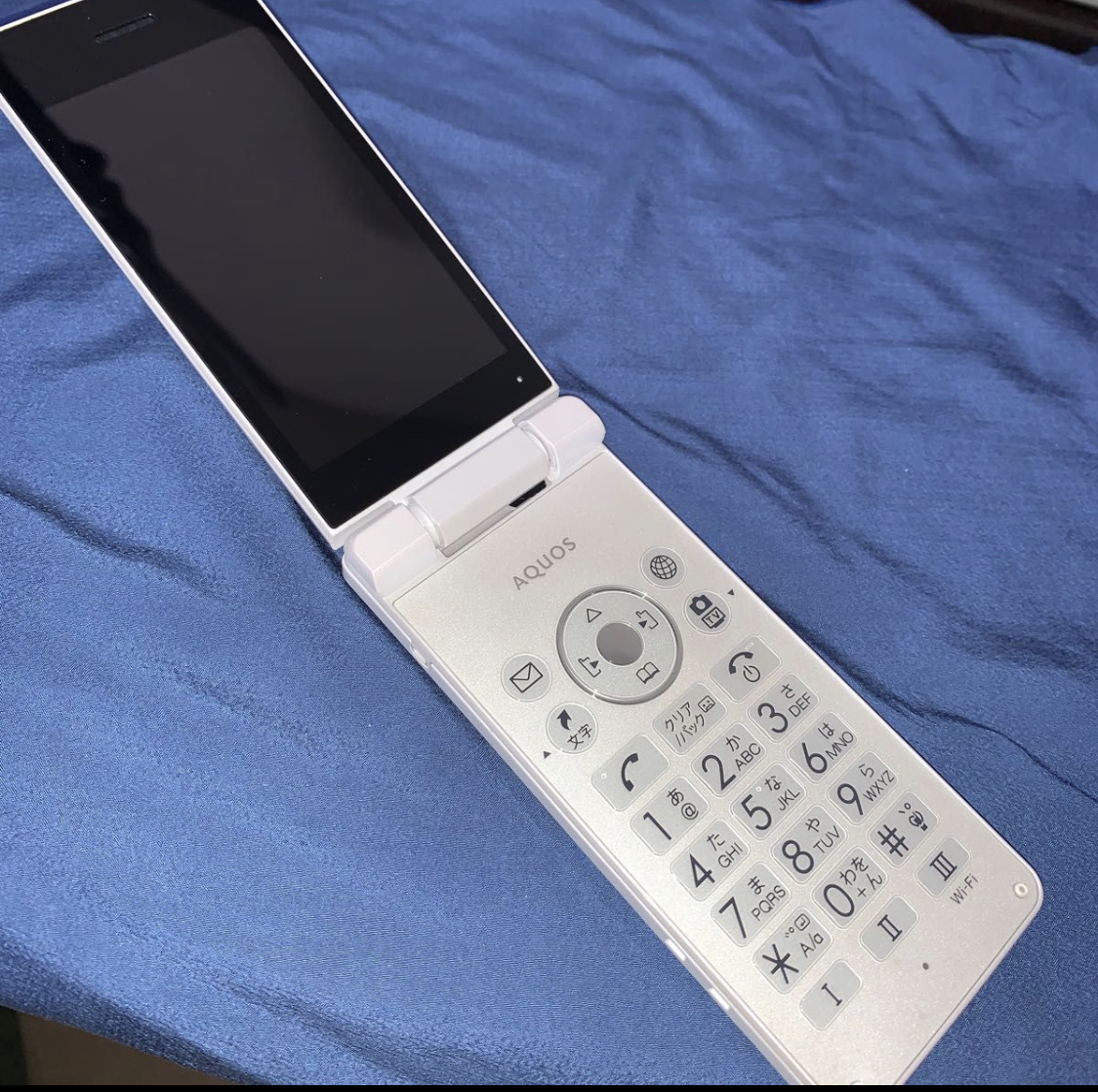 【送料無料／SIMロック解除品・4Gガラホ・純正充電器セット】SoftBank ソフトバンク 805SH AQUOS ケータイ3 携帯電話 ホワイト