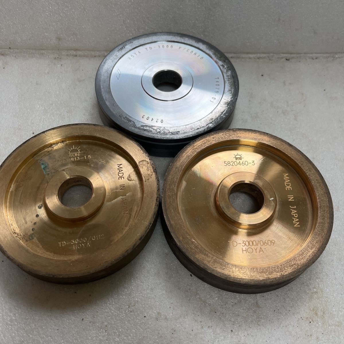 a) HOYA メガネレンズ加工機【TD-3000用】砥石 3枚セット 【6030813-15】【5820460-3】【T4079-01】玉摺機