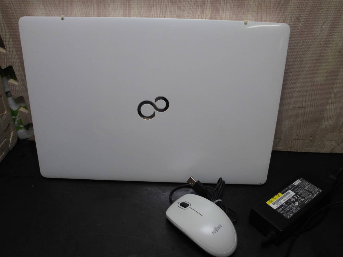 FUJITSU LIFEBOOK FMVA50B3W2☆i7 7700HQ 2.80GHz☆4GB☆ジャンク