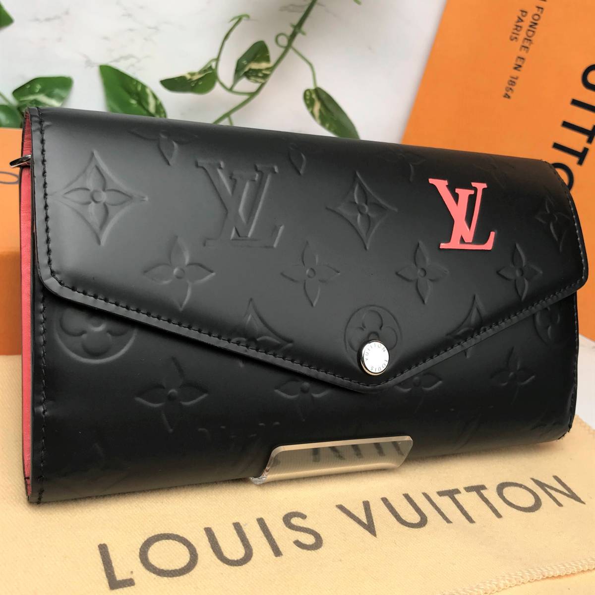 本物保証 1円~ 美品 レア LOUISVUITTON ローズ×マットブラック 新型 ポルトフォイユ・サラ 長財布 ヴェルニ ルイヴィトン イニシャル無し