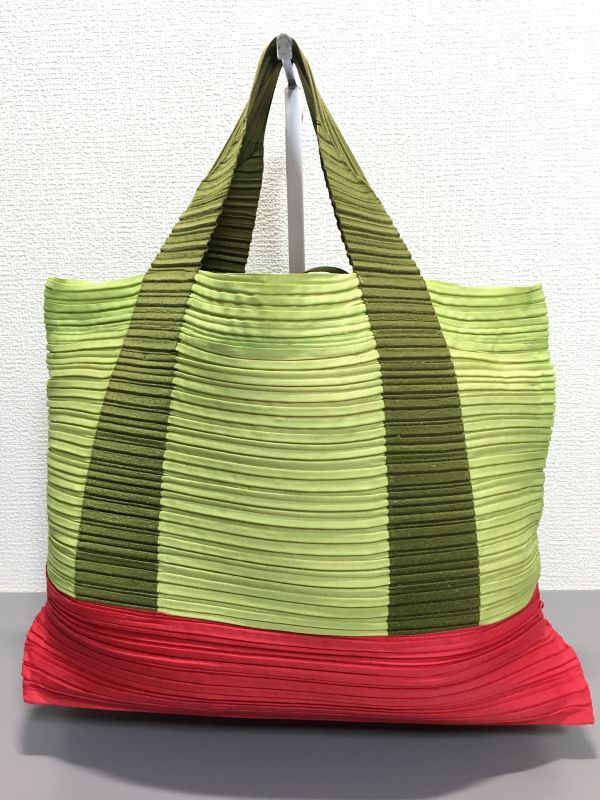 PLEATS PLEASE ISSEY MIYAKE プリーツ巾着バイカラー 商品の説明PLEATS