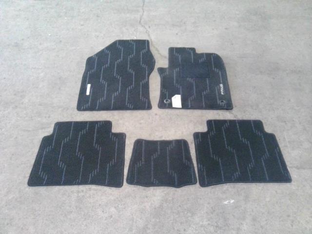 プリウス DAA-ZVW55 フロアマット