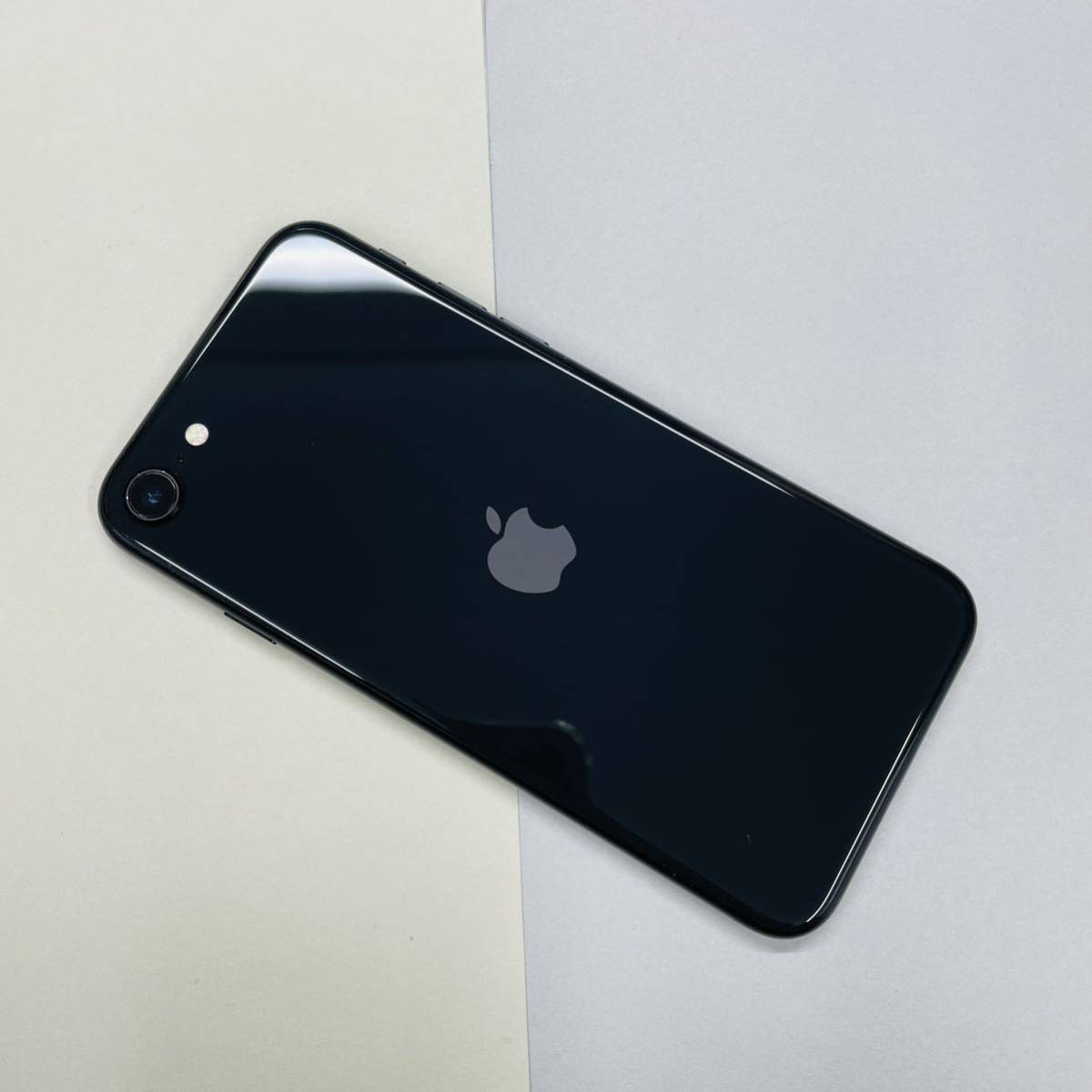Apple iPhone SE2 第2世代 64GB SIMフリー 67383