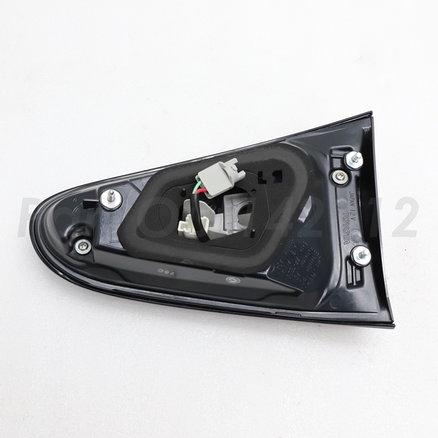 中古】 シエンタ 170 右リアフィニッシャーパネル テールランプ 81591