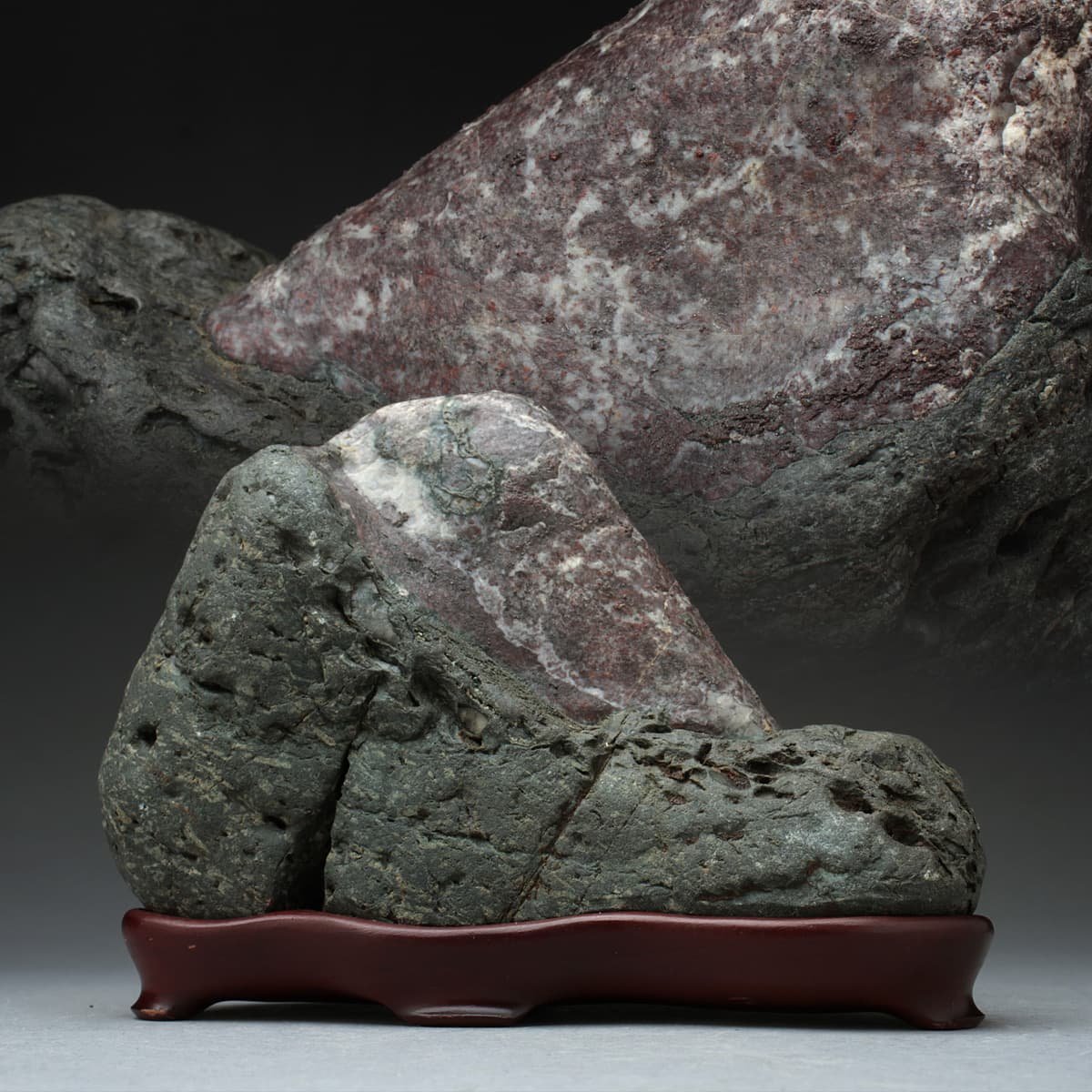 天然石 山型 水石 木製台座付き