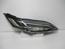 セレナ C27 後期 右フロントコンビネーションランプ　クリアランス　ウインカー KOITO 210-23788