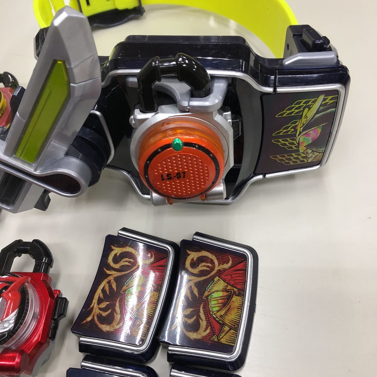 仮面ライダー変身ベルト 仮面ライダー鎧武 ロックシード 戦極 