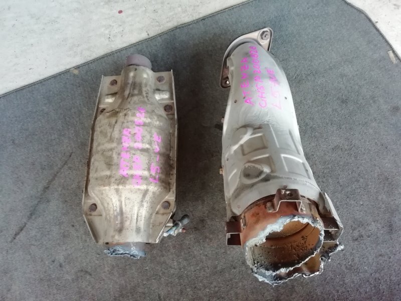 マツダ　アテンザ　GH5FP　触媒 キャタライザー　L5　※ジャンク　素材