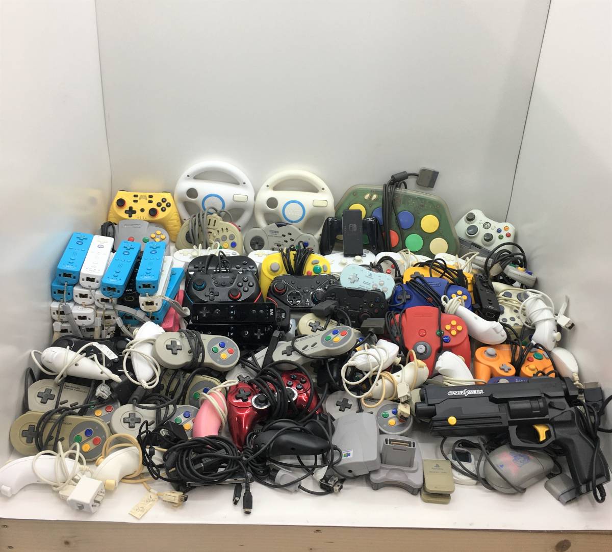 ゲームコントローラー・周辺機器 大量まとめ売り 1円～】Nintendo SONY SEGA Xbox Switch 64 GC Wii SFC 超大量まとめ