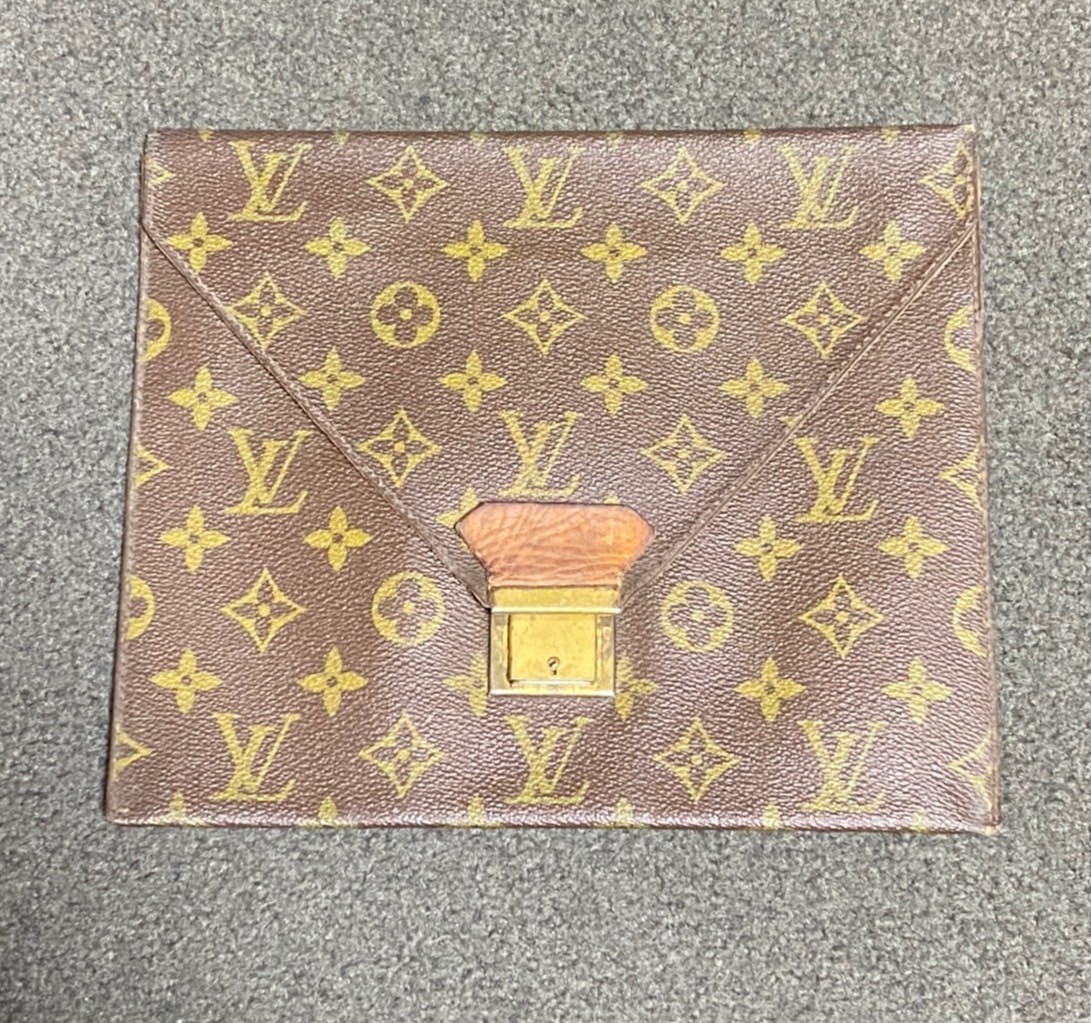 現状ジャンク品　LOUIS VUITTON ルイヴィトン モノグラム アクセソワール アクセサリーポーチ　ショルダー M51980　【J18134】 LOUIS VUITTON ルイヴィトン 2026年最新Yahoo モノグラムナイル 現状渡し