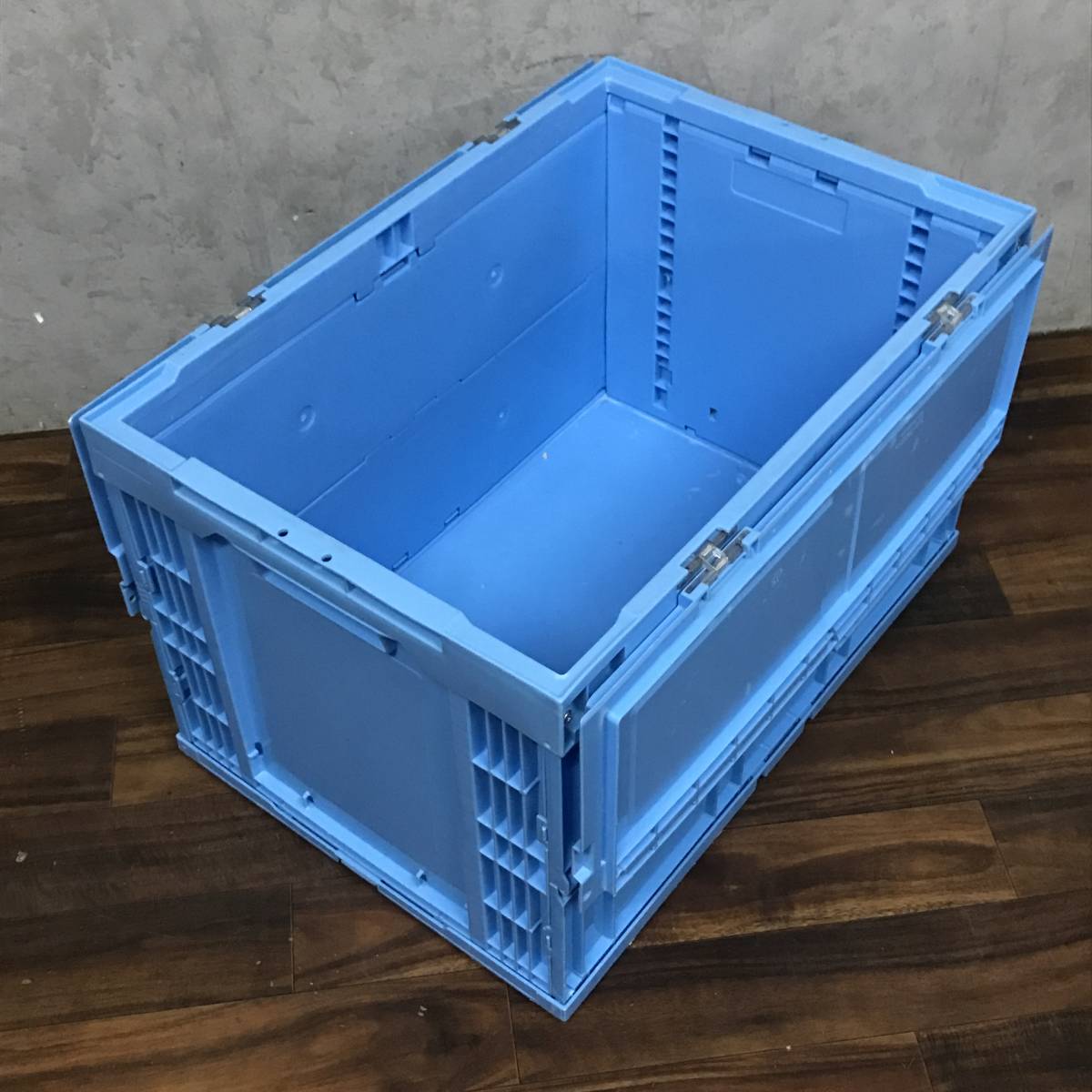 BF3/22 プラスチックコンテナ 9個セット 水色大 折り畳み オリコン プラ箱 蓋付 プラコン 店舗用品 収納箱 ボックス 直接引取歓迎 ...