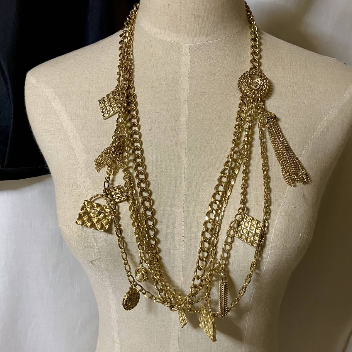 美品 J&R ジェイアンドアール VINTAGE チェーンベルト チャーム多数