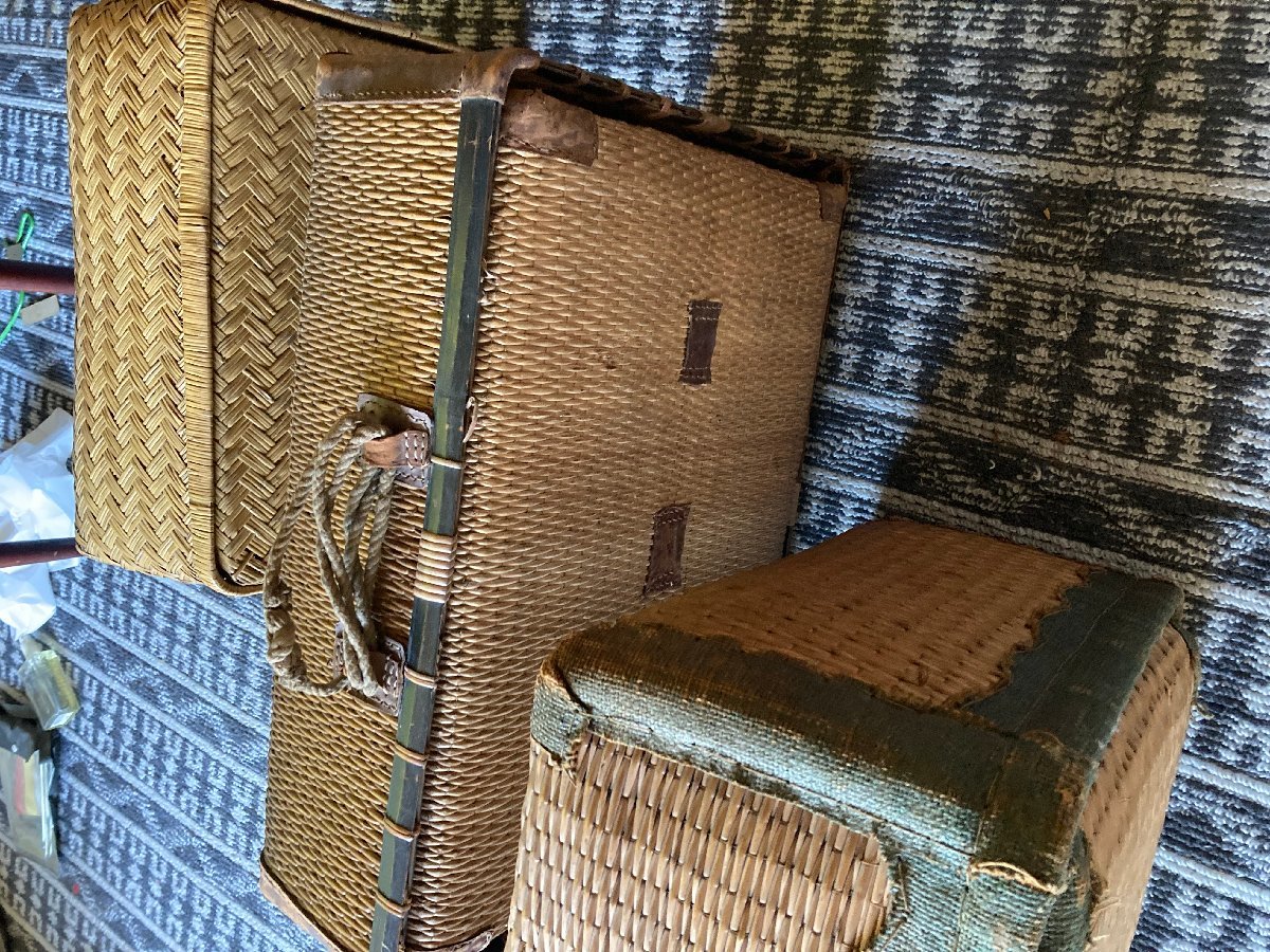 カゴ　つづら　行李　弁当箱　古家具　古道具　アンティーク　昭和レトロ 昭和レトロ 竹行李 3点 柳こうり 衣装箱 かご 衣装ケース つづら