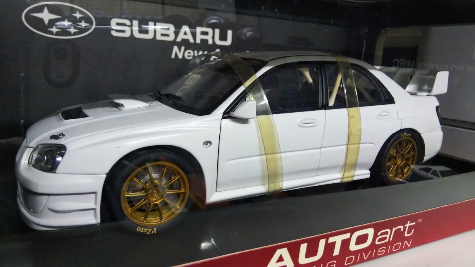 1/18　オートアート　スバル　インプレッサ　ＷＲＣ　プレーンボディバージョン　ホワイト