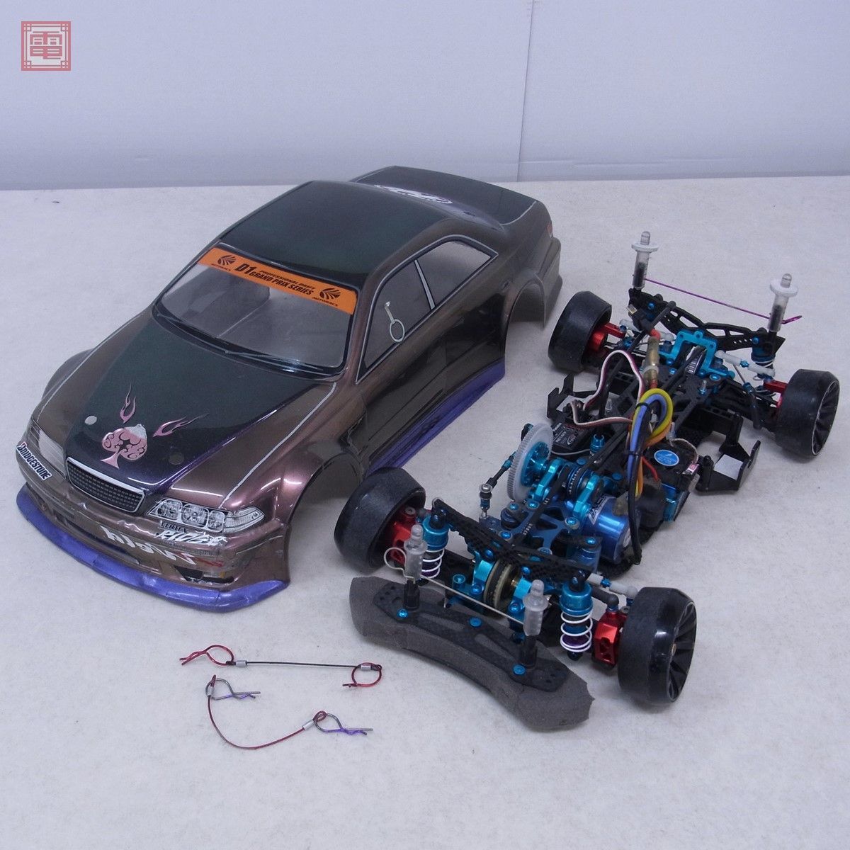 タミヤ TA05 シャーシ 電動RC ドリフト モーター/サーボ/受信機 