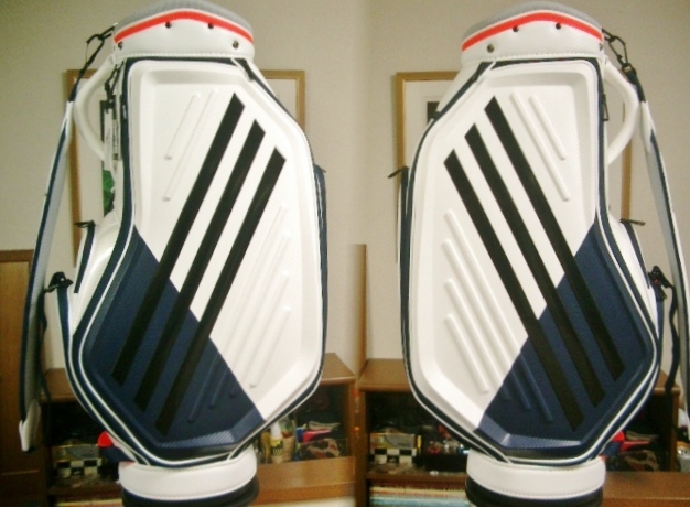 未使用　アディダス　アスリート向け　成型モデル　カーボン柄　黒３本ライン　白黒紺シルバー　ゴルフバッグ