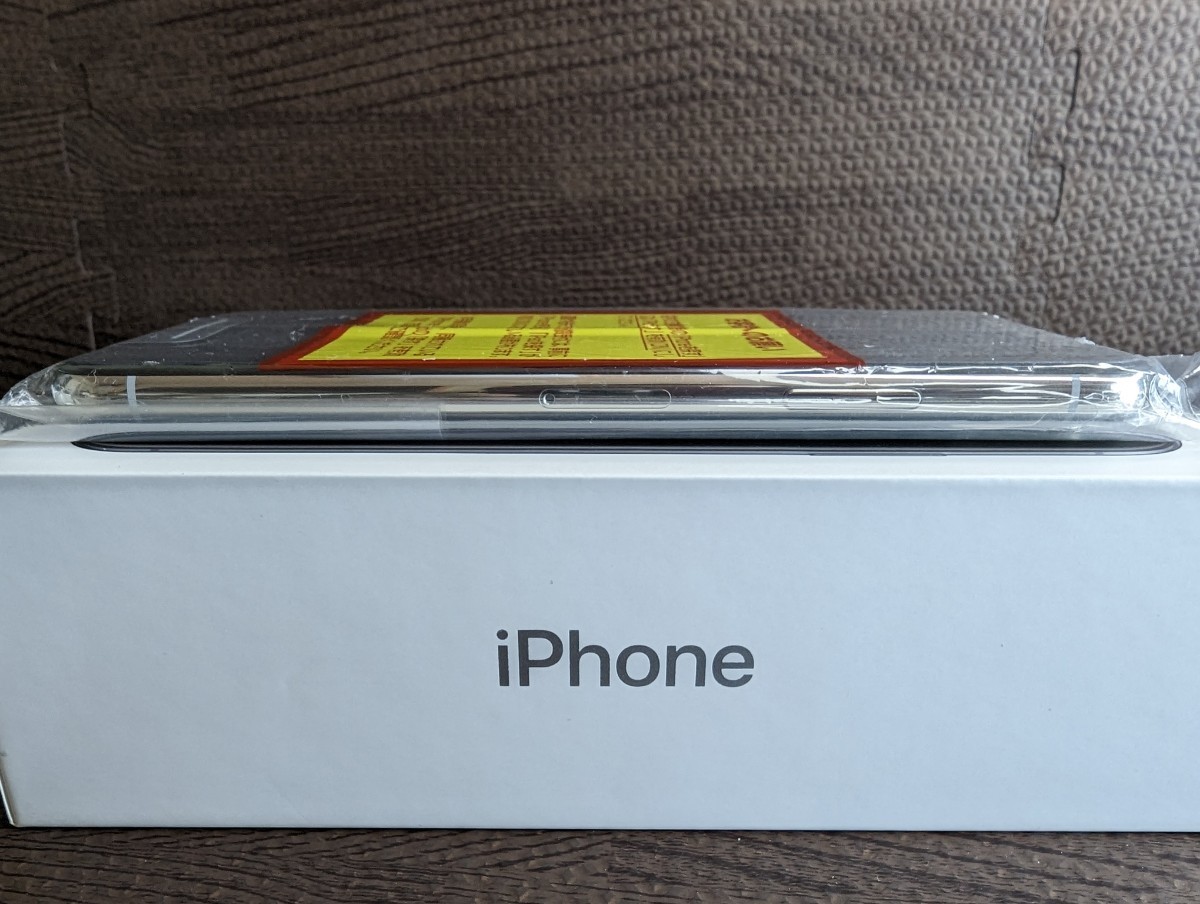 新品未使用 SIMフリー iPhone XS 256GB シルバー 残債無し