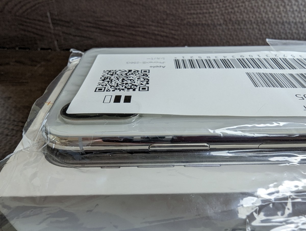 新品未使用 SIMフリー iPhone XS 256GB シルバー 残債無し