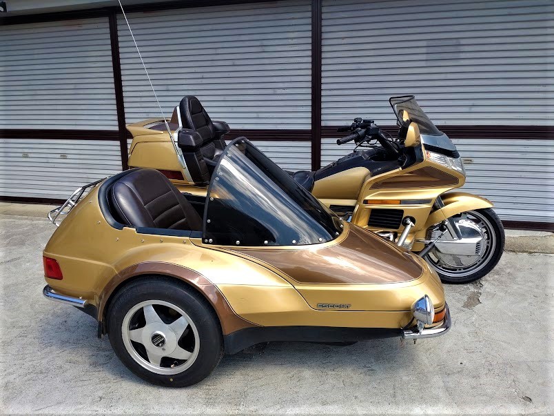 ゴールドウィングGL1500 SC22 ホンダ 左サイドバックパニアケースフタ付 ゴールドウィングGL1500 SC22 ホンダ 左サイドバックパニアケースフタ