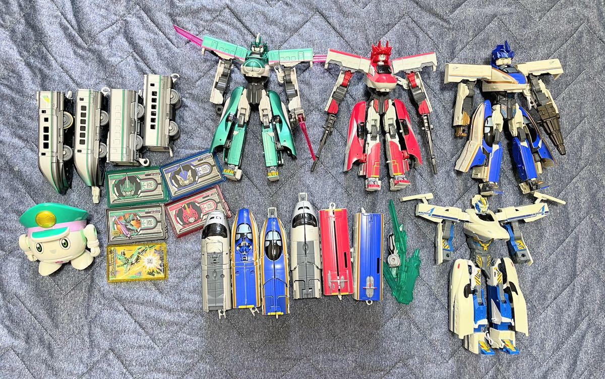 プラレール 新幹線変形ロボシンカリオン ふりふりトークシャショットで 