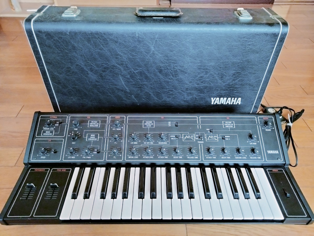 YAMAHA ヤマハ Synthesizer シンセサイザー CS-10 ハードケース付