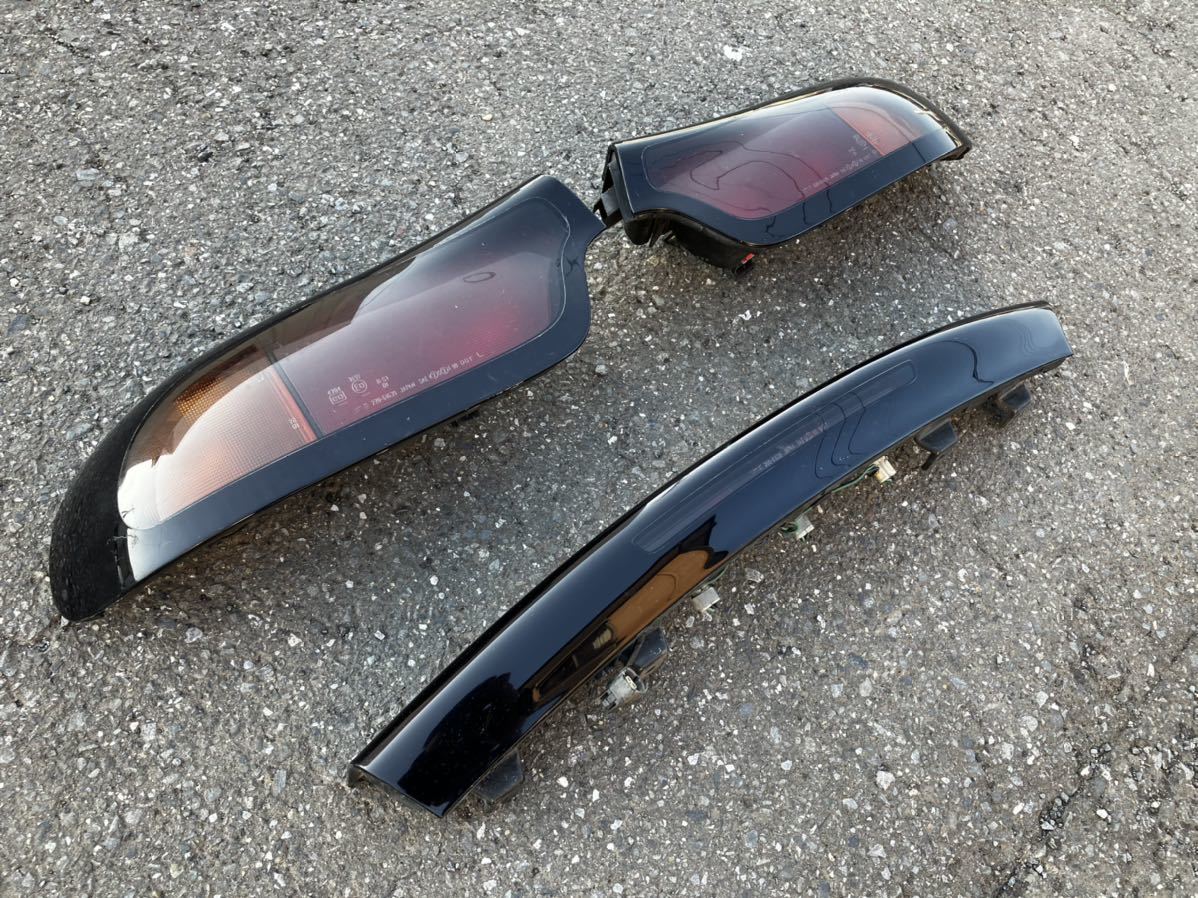 FD3S RX7/RX-7 前期 純正左右テールランプ3点SET 純正 FD3S RX7/RX-7 前期 純正左右テールランプ3点SET 純正