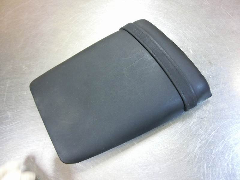 GSX-R400R タンデムシート☆GK76A、N型